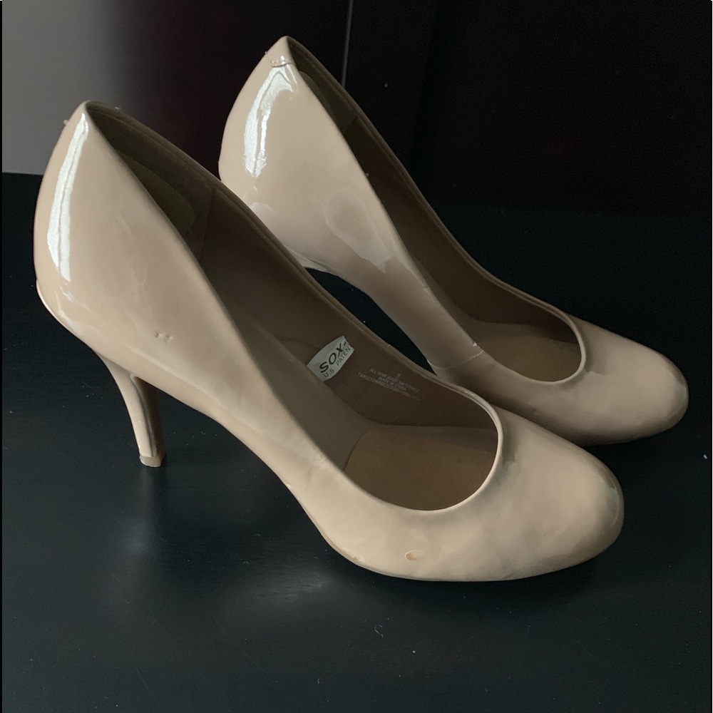 Mossimo Tan Shoe 9